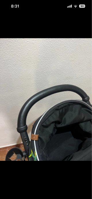 Silla de paseo Lionelo negra con estampado