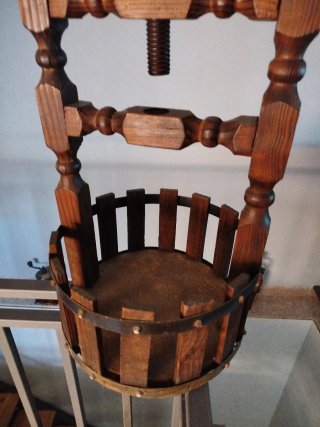 Botellero de madera rústico