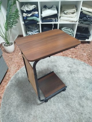 Mesita auxiliar con ruedas