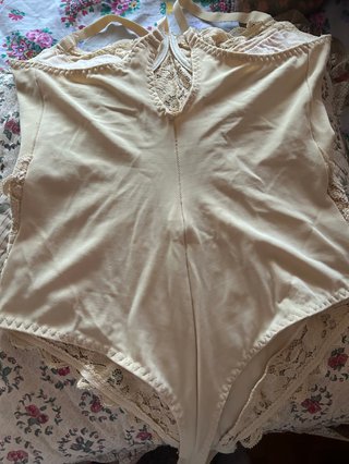 Body vintage pizzo giallo