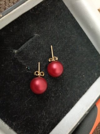 Pendientes perla roja y dorados