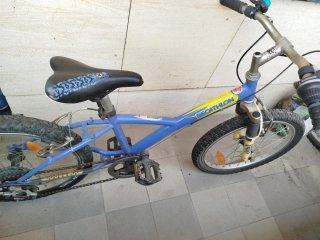 Bicicleta infantil 20 azul y amarilla