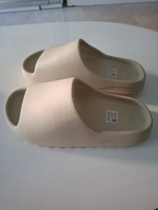 Chanclas Adidas Yeezy Slide Talla 41.5