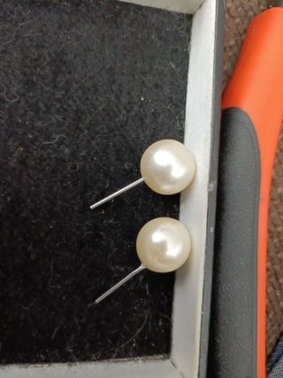 Pendientes perla blancos