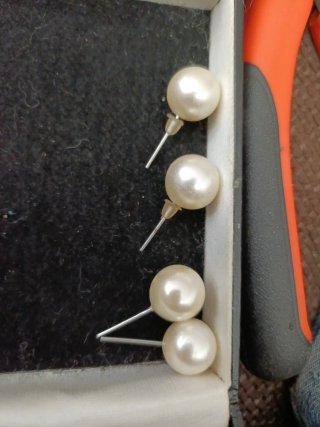 Pendientes perla blancos