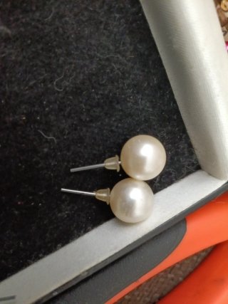 Pendientes perla blancos