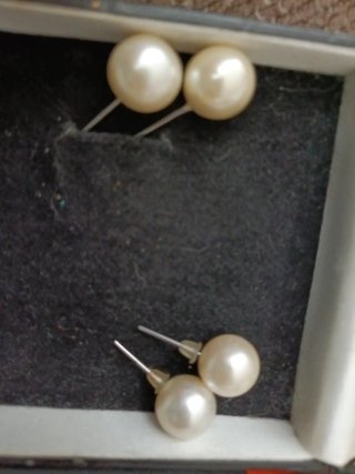 Pendientes perla blancos