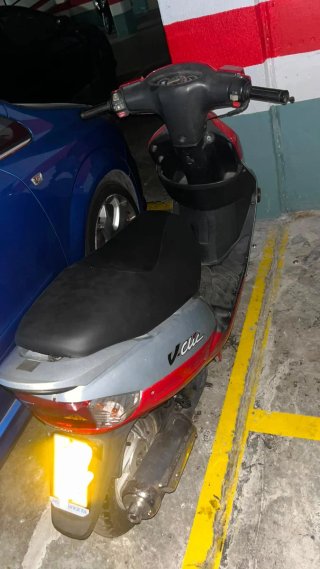 Peugeot V-clic Scooter Rojo/Plata