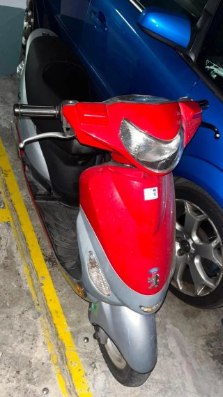Peugeot V-clic Scooter Rojo/Plata