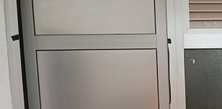 Puerta y cerramiento de aluminio