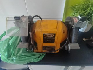 Esmeriladora de banco Stark 150mm