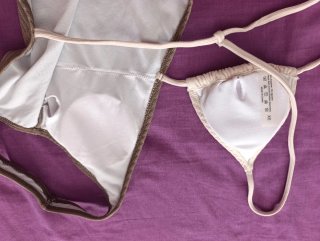 Bikini marrón y blanco