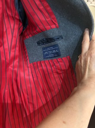 Chaqueta El Ganso Gris Forro Rojo Rayas