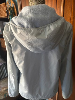 Chaqueta reversible con capucha