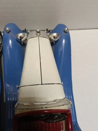 Alfa Romeo 1/18