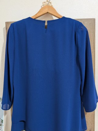 Conjunto de blusa y pantalón azul