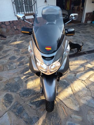 Suzuki Burgman AN400 Gris 18.911 kms. Etiqueta B.