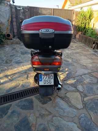 Suzuki Burgman AN400 Gris 18.911 kms. Etiqueta B.