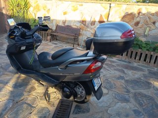 Suzuki Burgman AN400 Gris 18.911 kms. Etiqueta B.