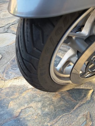 Suzuki Burgman AN400 Gris 18.911 kms. Etiqueta B.
