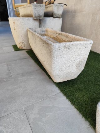 Jardinera  de piedra Altura 35cm Largo 99 Ancho 31