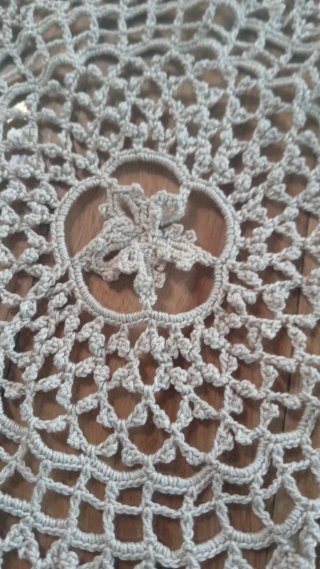 Naperon Crochê Redondo Bege 50cm