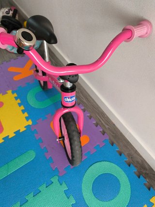 Bici infantil sin pedales rosa