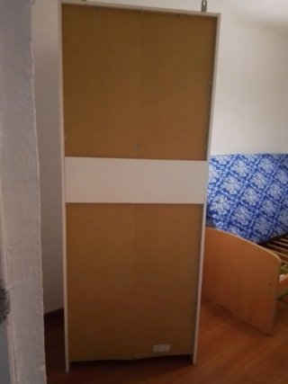 Armario corredero blanco y madera