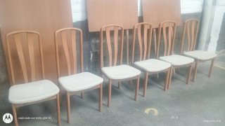 Mesa de comedor de madera de roble