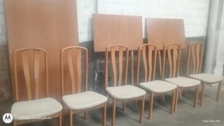 Mesa de comedor de madera de roble