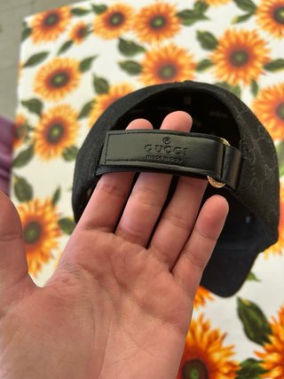 Gorra Negra con Logo GG