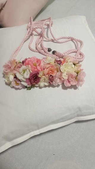 Cinturón elástico con flores. Cinturón de cuerda.