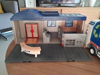 Playmobil Comisaría y Camión Basura