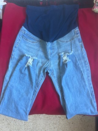 Pantalón de embarazo vaquero desgastado