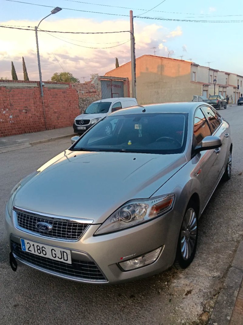 Ford Mondeo 2008 - foto 1