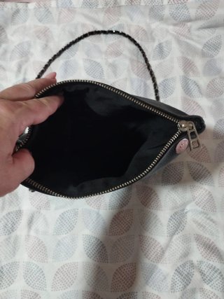 Bolso Negro Cadena y Adorno Alas
