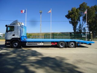 Scania R 420-CAMIONES PORTAMAQUINARIAS