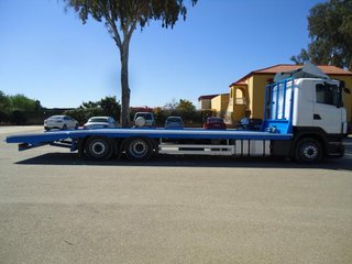Scania R 420-CAMIONES PORTAMAQUINARIAS