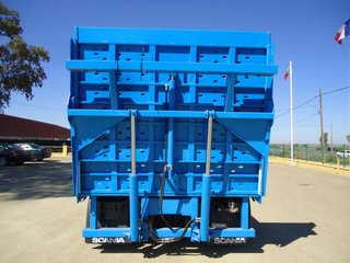 Scania R 420-CAMIONES PORTAMAQUINARIAS
