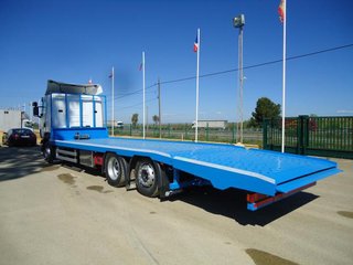 Scania R 420-CAMIONES PORTAMAQUINARIAS