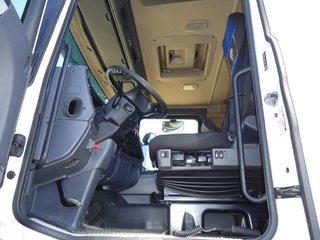Scania R 420-CAMIONES PORTAMAQUINARIAS