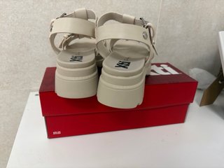 Sandalias Xti Beige Talla 38