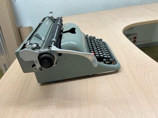 Máquina de escribir Lexicon 80 (Hispano Olivetti)