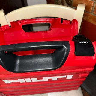 Valigetta per sparachiodi HI DX460, e SIW22A