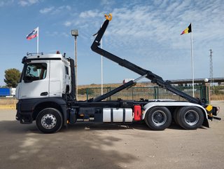 Mercedes AROCS 26 51-CAMIONES GANCHOS PORTACONTENE