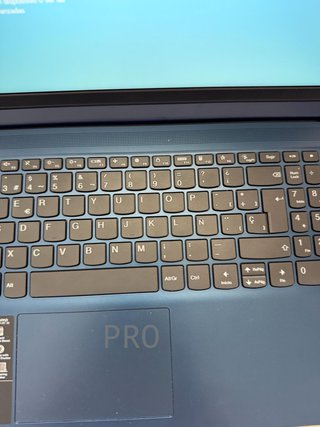 Portátil Lenovo IdeaPad Slim 3
