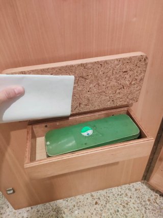Máquina de coser Alfa con mueble