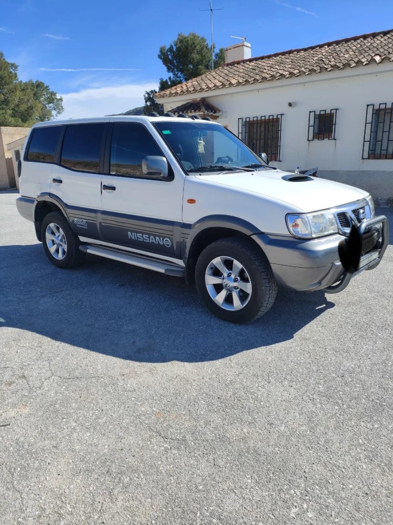 Nissan Terrano II 2004 - foto 1