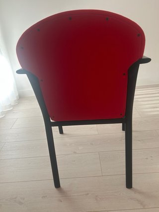 Silla de escritorio roja y negra