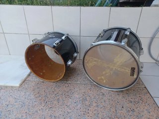 Tambores de batería negros